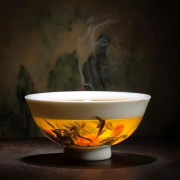 广东养生汤白萝卜牛骨汤秋冬滋补(广东秋冬靓汤,滋补养生必备)