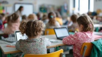揭开小学生厌学逃学背后的心理健康问题