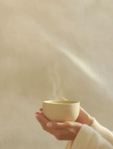 夏日养生新宠:手作姜丝艾草茶,暖心呵护健康时光