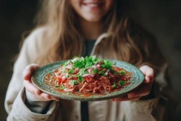 沈阳和平区胖老弟四季养生面条:经典肉酱面与辣味肉末面的魅力回忆