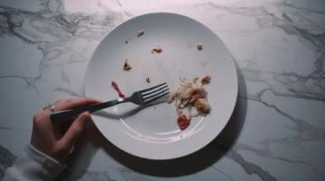 情绪对饮食的影响:为什么心情不好就想吃东西?
