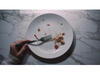 情绪对饮食的影响：为什么心情不好就想吃东西？