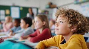 全方位关注幼儿心理健康:日常生活教育与专业引导并重