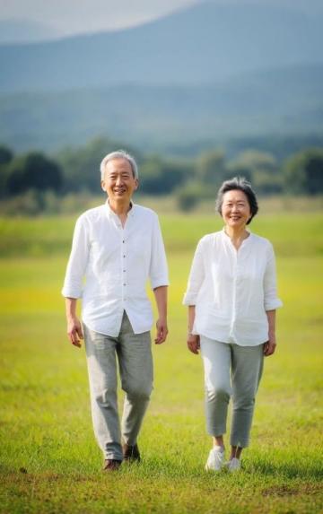 有微信群专骗老年人(老年人骗局微信群养生)