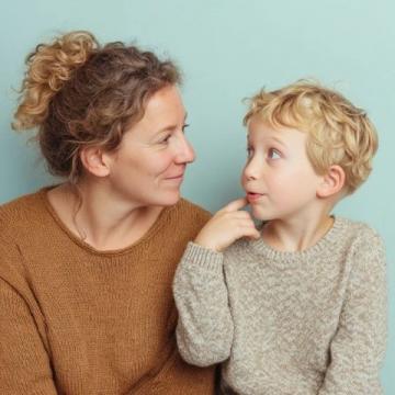 如何建立健康亲子关系促进小学生心理健康?