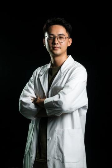 湖南医学生住院医师培训期间不幸去世,引发对高强度工作环境的关注