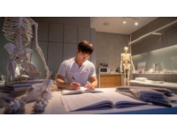 探索中医现代化的真实之路：突破传统挑战与理念革新