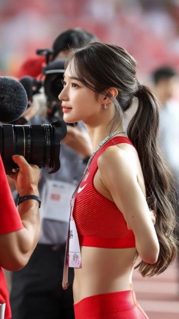 鲁豫说我从来不锻炼,也不相信养生,蔡澜的回应话里藏刀、绵里藏针、暗讽鲁豫挑食