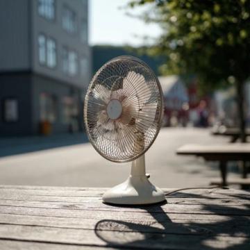 夏日炎炎,为老年人提供全方位的高温防护指南