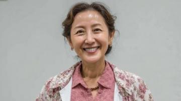 独家聚焦大S健康管理争议升级！专家提醒中年女性需警，汪小菲公开质疑大S每日小酌的养生方式