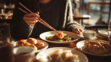 中国传统饮食的健康优势与现代挑战分析