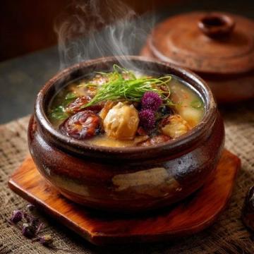 山药玉米排骨汤营养丰富，暖胃又养生的家庭佳品