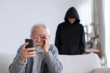 在数字化浪潮下，老年人面临网络谣言挑战：大蒜杀灭新冠、安全类谣言如何扩散？