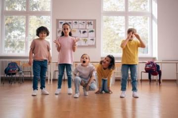 小学生情绪稳定与愉快:促进心理健康的策略分析