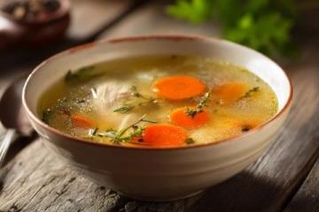 白菜豆腐三鲜汤：清淡营养，全家人都爱！