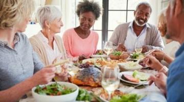 老年人养生秘籍：饮食运动、作息规律，保持心态积极