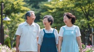 全面呵护老年人健康：防跌倒策略与营养补充关键点