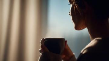 冬季养生八法:保暖、控制室温、早卧晚起、饮食温润、运动有方、多晒太阳、适度泡脚和养肾补阴,保持健康抵御疾病