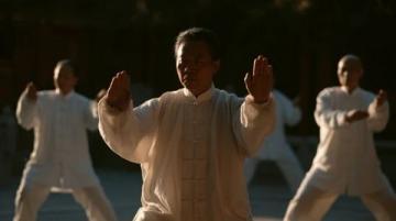 少林八段锦与两仪拳：秋季养生武术功法示范