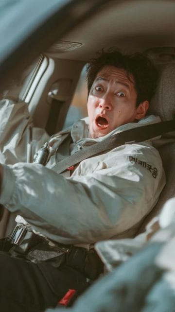 如何在车上不晕车？——不吃药，掌握这些小技巧！