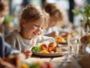 如何科学控制孩子饮食量,让孩子吃得更健康合理?