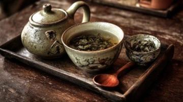 中医养生秘籍：拍打肘窝缓解失眠和胸闷不适