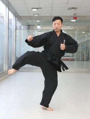 少林八段锦与两仪拳：秋季养生武术功法示范