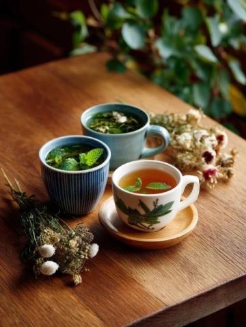 茶能养眼睛?这5种茶可以消除红眼和黑眼圈!