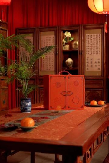 清代广东八宝红灵丹药瓶展现中医文化魅力