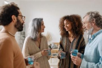 人际关系在社会交往中极为重要,影响着个人的心理健康、职业发展和社会适应能力