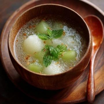 养生壶隔水炖燕窝(养生壶食燕窝)