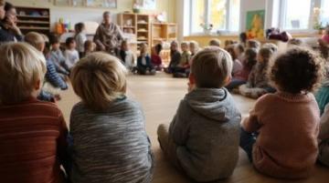幼儿园心理健康情绪活动案例: 蔬菜一家幼儿科学教育体验