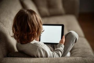 孩子沉迷电子产品?教你几招让他们健康玩转数字世界!