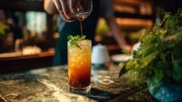 揭秘中药调酒养生误区：别让流行趋势蒙蔽了双眼