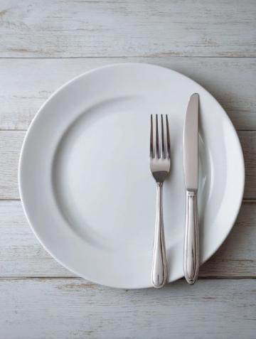 断食和少食多餐哪个更健康?看完你就明白了