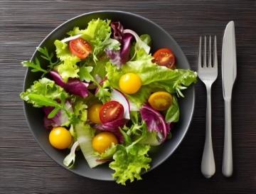 养生轻食午餐：清爽沙拉享健康