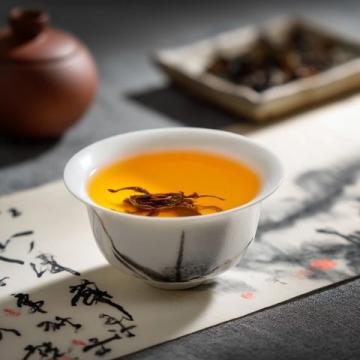 关于养肝护肝,中医有个名方菊花、决明子、金银花、蒲公英、枸杞等组合!