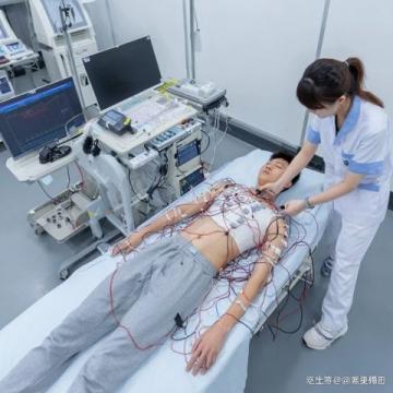 一家小型健康服务中心如何实现153万收入?老板的创意和免费模式的秘密。