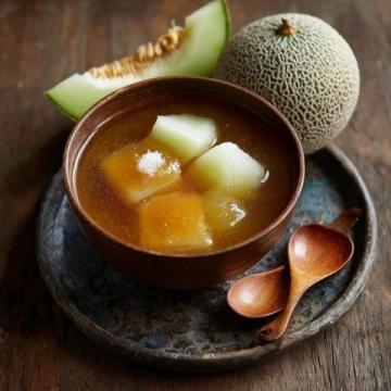 养生壶隔水炖燕窝(养生壶食燕窝)