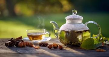 简单养生三步走,每天一杯茶、十分钟拉伸和一把坚果助你焕发青春活力