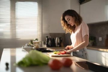 如何通过食疗养生提升身心健康？