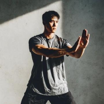 中医运动养生:太极拳、八段锦、五禽戏、易筋经、六字诀等5招助您健康平衡