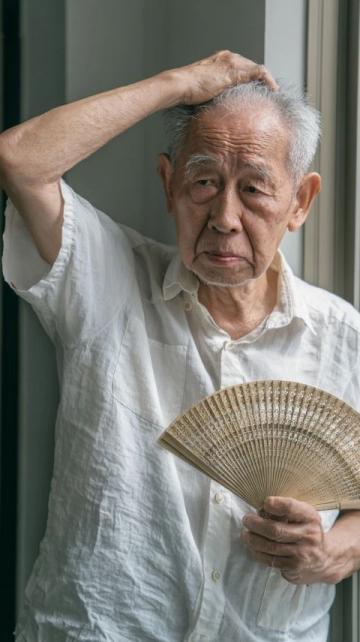 夏季高温来袭，老人健康管理须知：适度运动与防暑降温至关重要