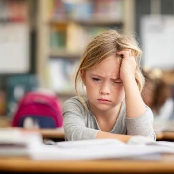 学习压力下的儿童心理健康：我们在追求成绩时忽略了什么？