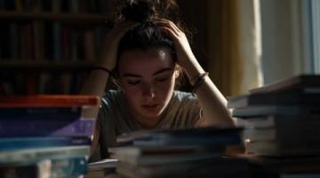 如何在学业压力下维护心理健康?