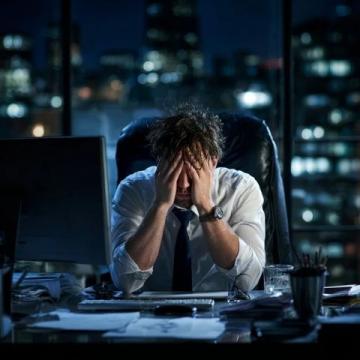 男老板因健康危机辞职背后的惊人真相