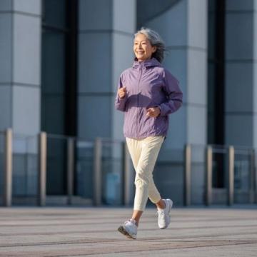 50岁以上女性健康指南：运动与饮食建议