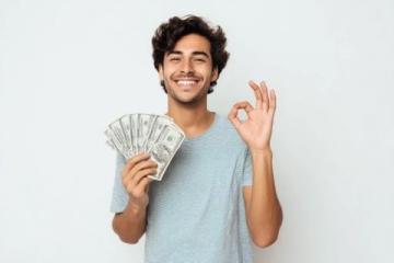 人的一生中，健康还是金钱更重要？