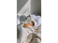 每天晚上10分钟的“睡前五式”能提高睡眠质量