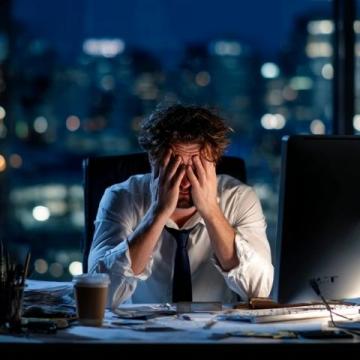 男老板因健康危机辞职背后的惊人真相